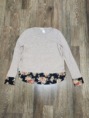Flamingo Urban Beige Long-Sleeve Top with Floral Hem NWT Size Large